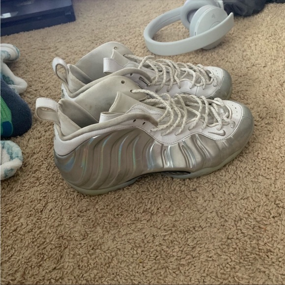 Nike WMNS Air Foamposite One “Chrome” - Picture 3 of 4